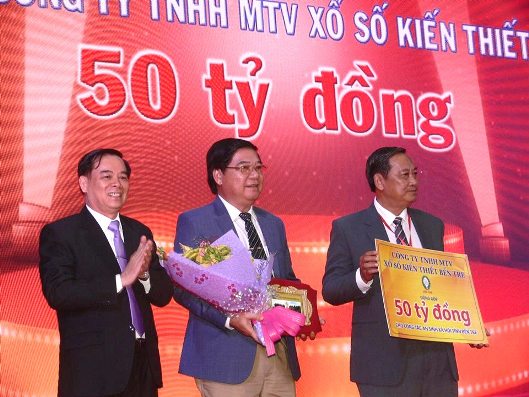 Công ty TNHH MTV Xổ số kiến thiết Bến Tre đóng góp 50 tỷ cho công tác an sinh xã hội tỉnh Bến Tre