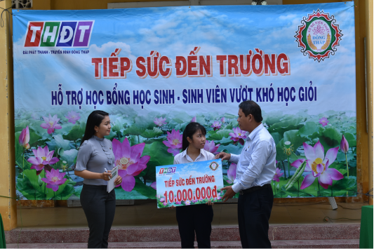 Công Ty TNHH MTV Xổ số kiến thiết Đồng Tháp trao học bổng “ Tiếp sức đến trường” tại huyện Châu Thành, tỉnh Đồng Tháp
