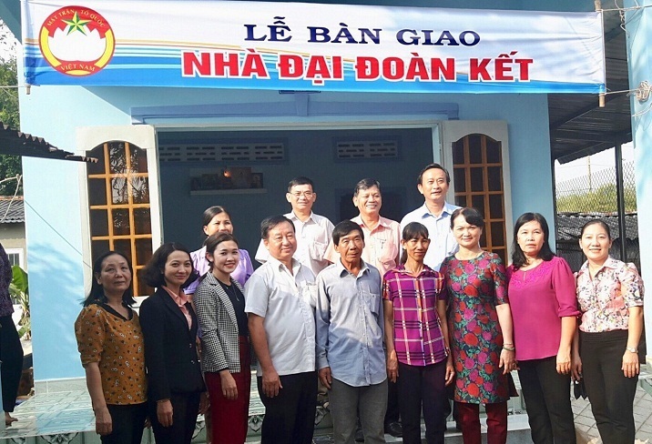 Công ty XSKT tỉnh An Giang bàn giao “Nhà Đại đoàn kết cho người nghèo”