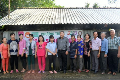 Công ty XSKT Đồng Tháp: Trao 2.000 quyển tập cho học sinh nghèo vượt khó