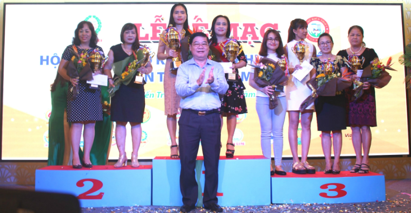 Description: http://www.xosocamau.com/Upload/image/Hoat_Dong_Cong_Ty/HOI_Thao_lan_7/Tennis_Giai_nhat(2).jpg