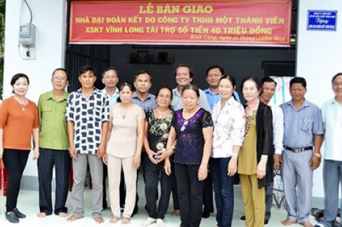 Trao 2 căn nhà đại đoàn kết tại Hậu Giang