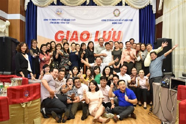 Phụ nữ 2 Công ty TNHH MTV Xổ số kiến thiết Đồng Tháp và Công ty TNHH MTV Xổ số kiến thiết Bà Rịa - Vũng Tàu họp mặt nhân kỷ niệm Quốc tế Phụ nữ 8/3