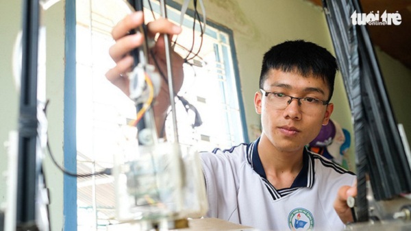 Mẹ bán vé số, con được tuyển thẳng đại học