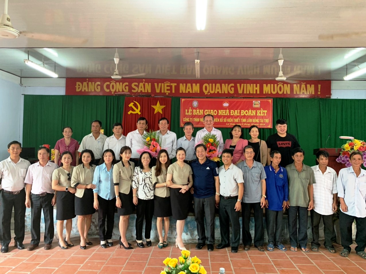 Công ty TNHH MTV Xổ số kiến thiết Lâm Đồng trao tặng 4 căn nhà đại đoàn kết tại tỉnh Đồng Tháp