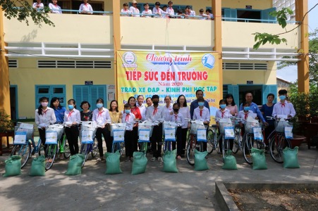 Công ty TNHH MTV Xổ số kiến thiết Tiền Giang: Khởi động chương trình Tiếp sức đến trường năm 2020