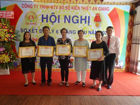 Hội nghị sơ kết đại lý 6 tháng đầu năm 2020 Công ty TNHH MTV Xổ số kiến thiết An Giang