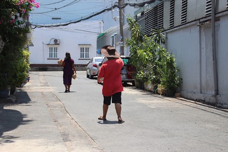 20 năm mẹ cùng con trai bán vé số ngóc ngách Sài Gòn: 'Thiếu nó, tôi không sống nổi!' - ảnh 4