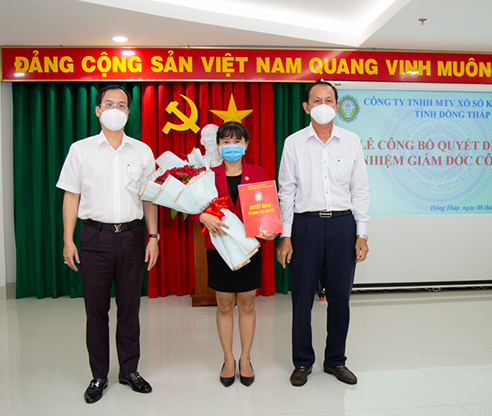 Trao quyết định bổ nhiệm Giám đốc Công ty TNHH MTV Xổ số kiến thiết Đồng Tháp