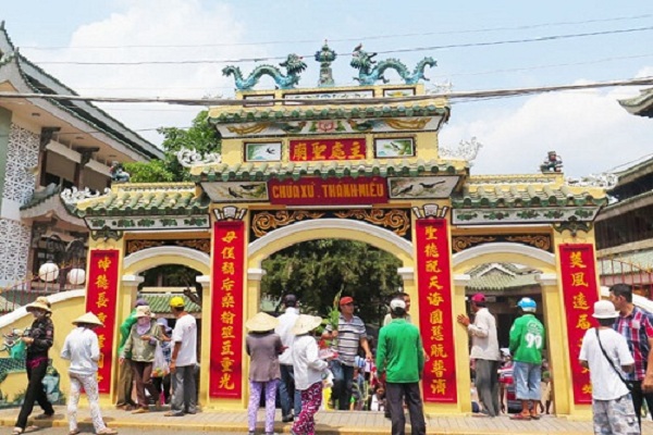 Châu Đốc: Vé số nhộn nhịp mùa vía Bà Chúa Xứ