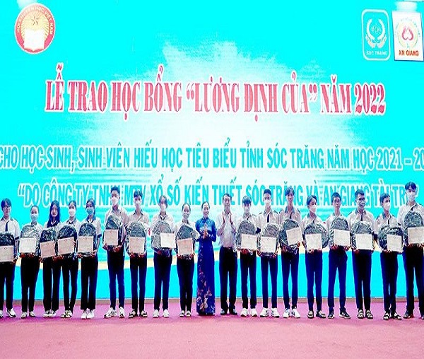 Công ty Xổ số kiến thiết Sóc Trăng: Trao học bổng Lương Định Của cho 523 học sinh, sinh viên hiếu học tiêu biểu