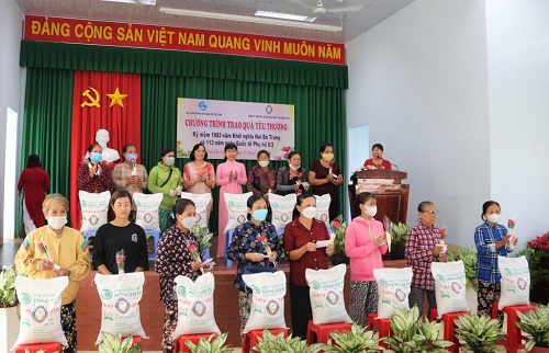 Công ty TNHH MTV Xổ số kiến thiết Đồng Tháp : Quan tâm chăm lo đời sống người bán vé số lẻ