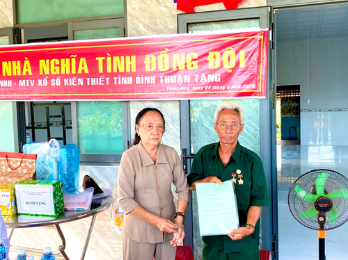 Công ty TNHH Xổ số kiến thiết Bình Thuận: Trao nhà “Nghĩa tình đồng đội” cho cựu thanh niên xung phong