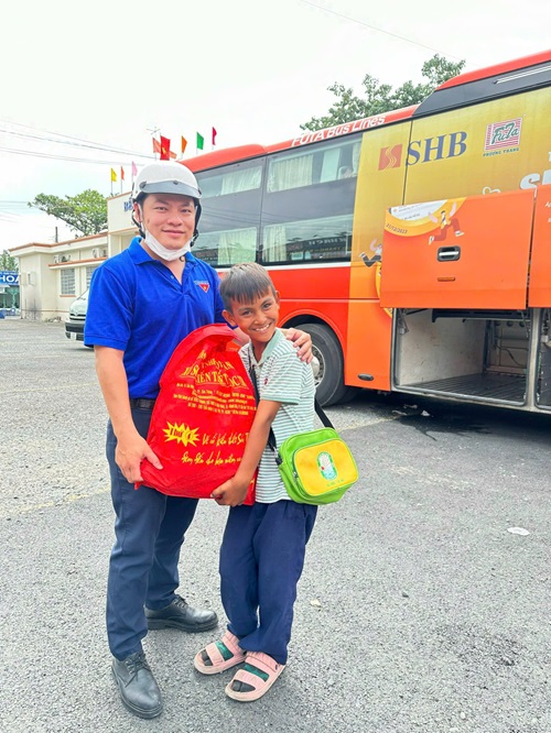 Chi đoàn Công ty TNHHMTV XSKT Sóc Trăng với nhiều hoạt động nhân văn sâu sắc - Ảnh 3