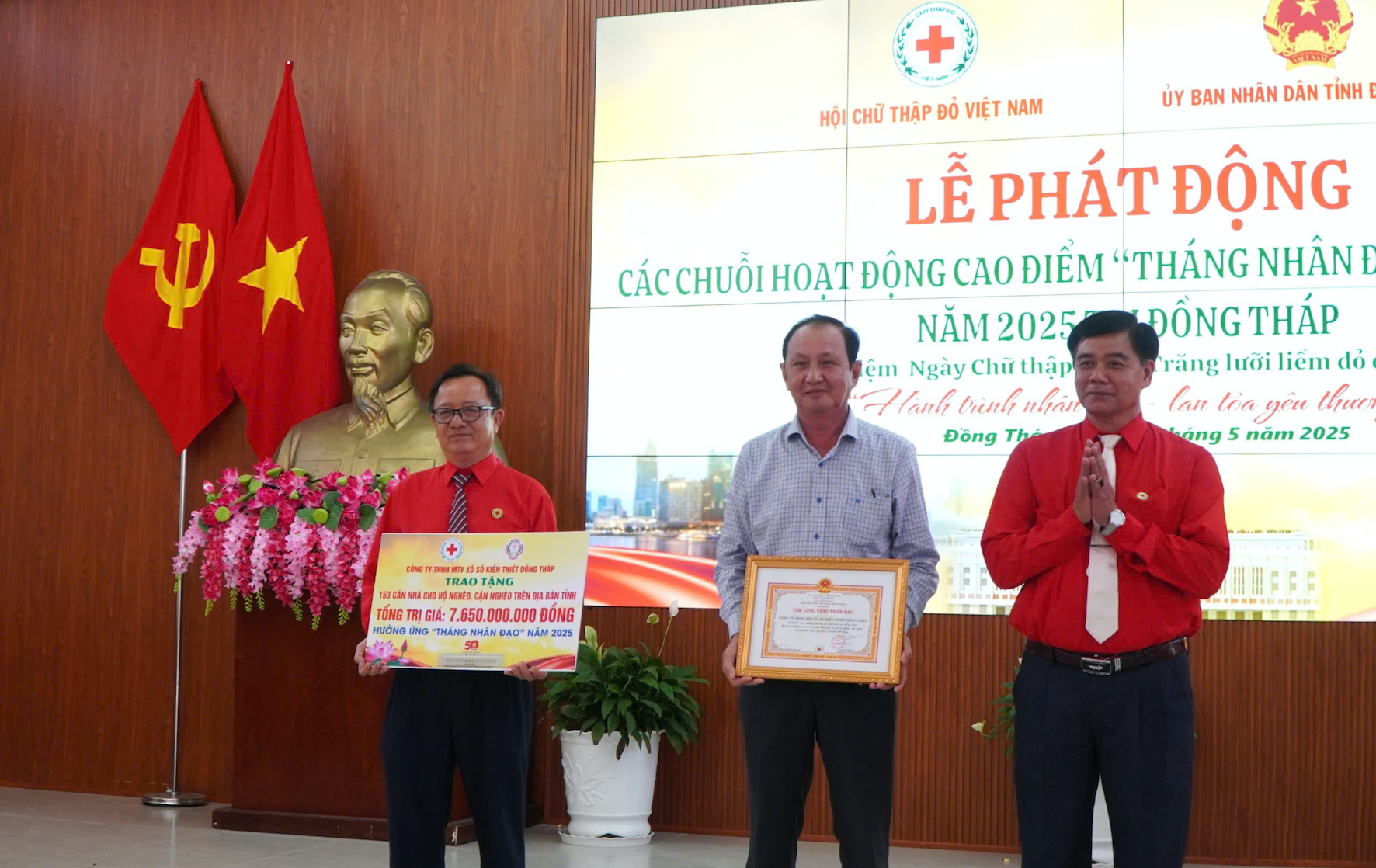 Tặng 153 căn nhà tại Lễ phát động “Tháng Nhân đạo” cấp Quốc gia năm 2025 tại Đồng Tháp